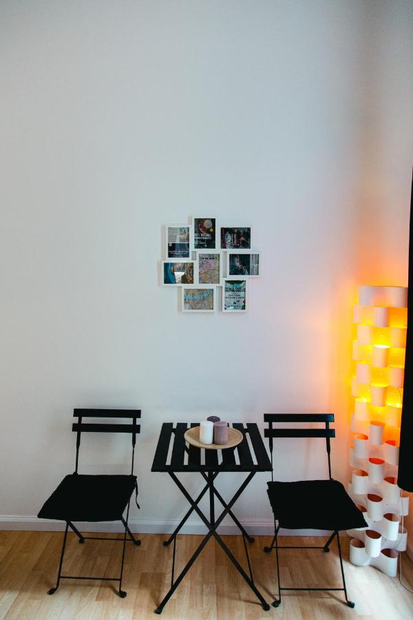 בודפשט Black & White Apartment With A Gift Soft Panda מראה חיצוני תמונה