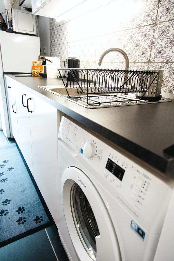 בודפשט Black & White Apartment With A Gift Soft Panda מראה חיצוני תמונה
