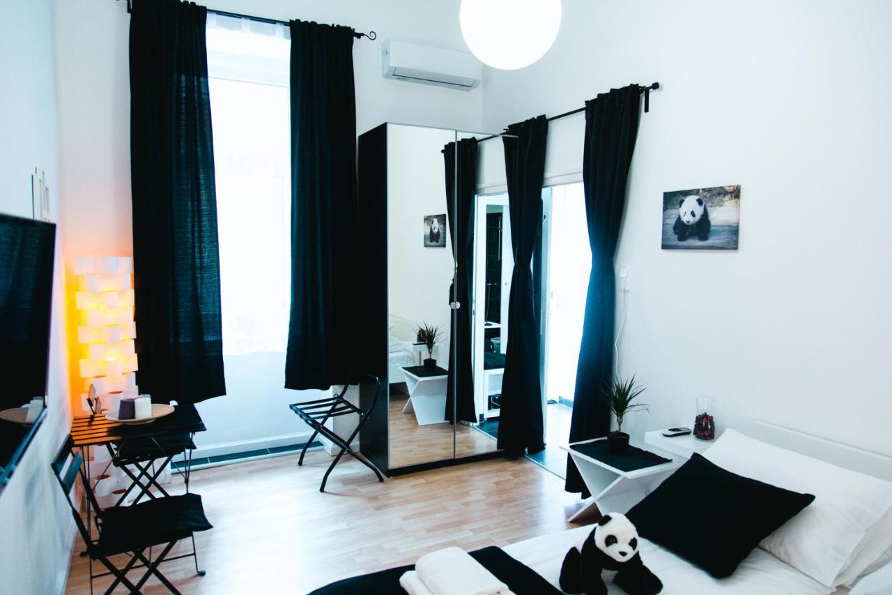 בודפשט Black & White Apartment With A Gift Soft Panda מראה חיצוני תמונה